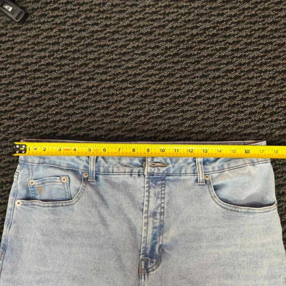 Frye Light Wash Blue Denim Straight Leg Jeans Classic 5-Pocket High Rise Size 31